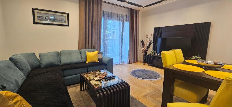 Apartment M - image 15
