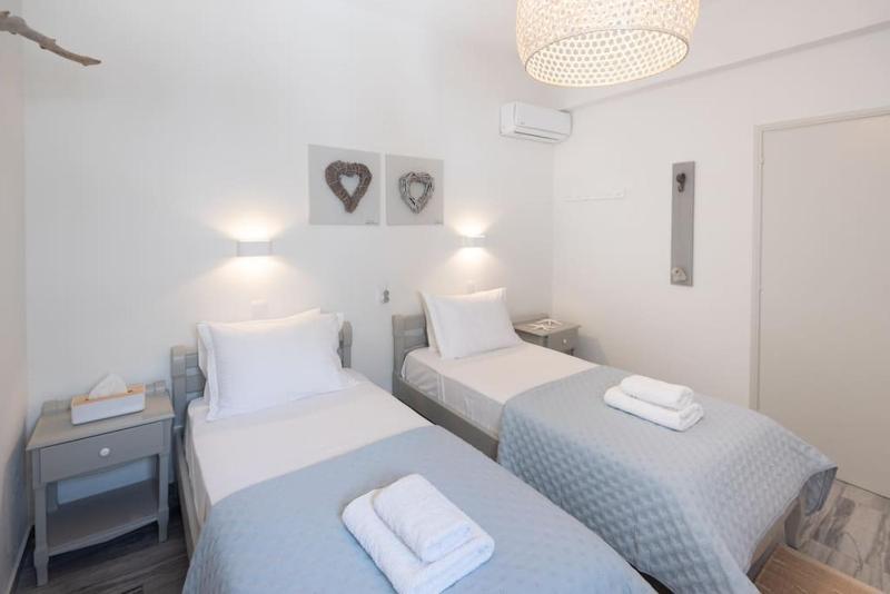 Swell S7 new 2 bd flat in Naousa Images