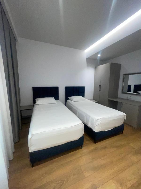 Twin Room image 1