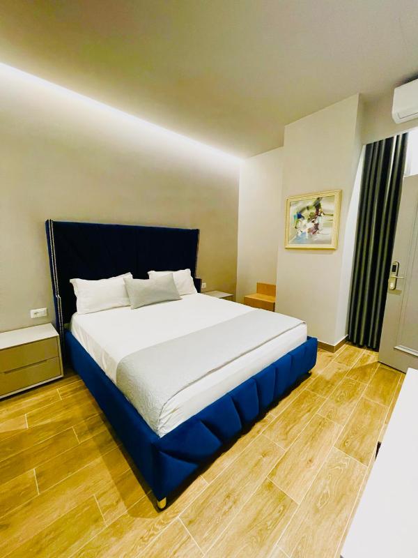 Superior Double Room image 3
