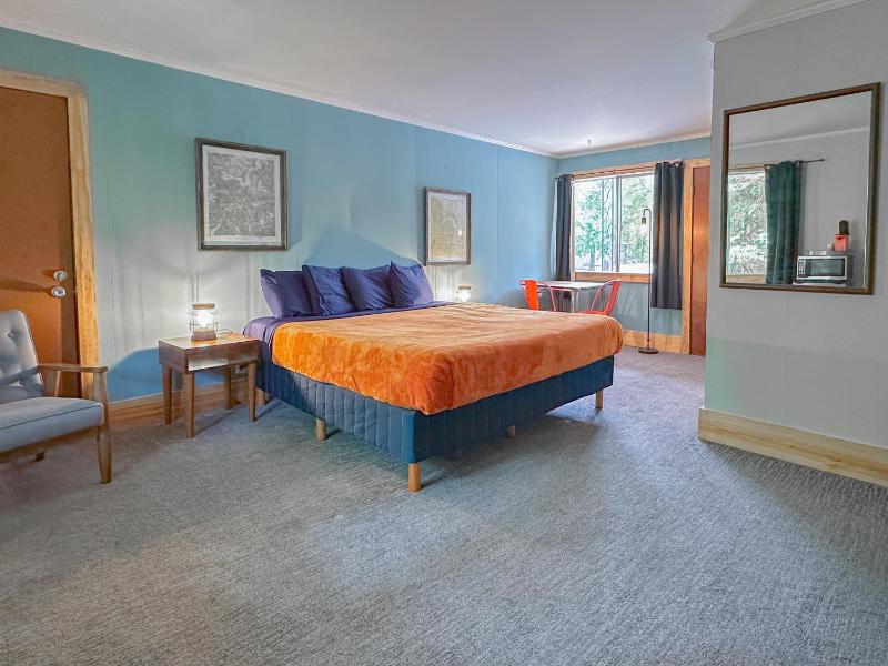 King Room image 4