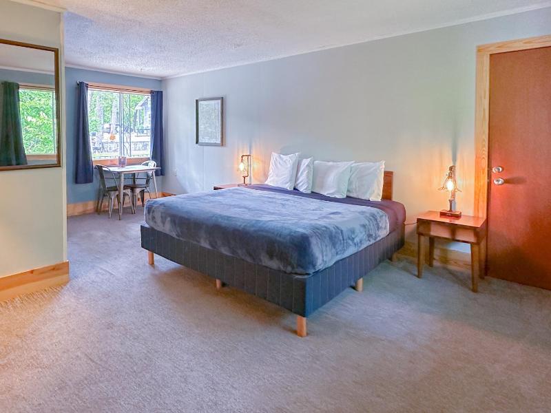 King Room image 1