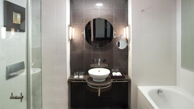 Tower Deluxe Double or Twin Room with Lounge Access image 1