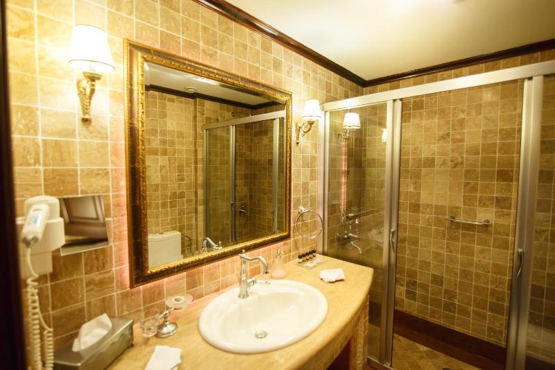 Deluxe Double Room image 4