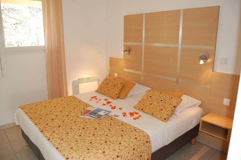 One-Bedroom Apartment (4 Adults) image 3