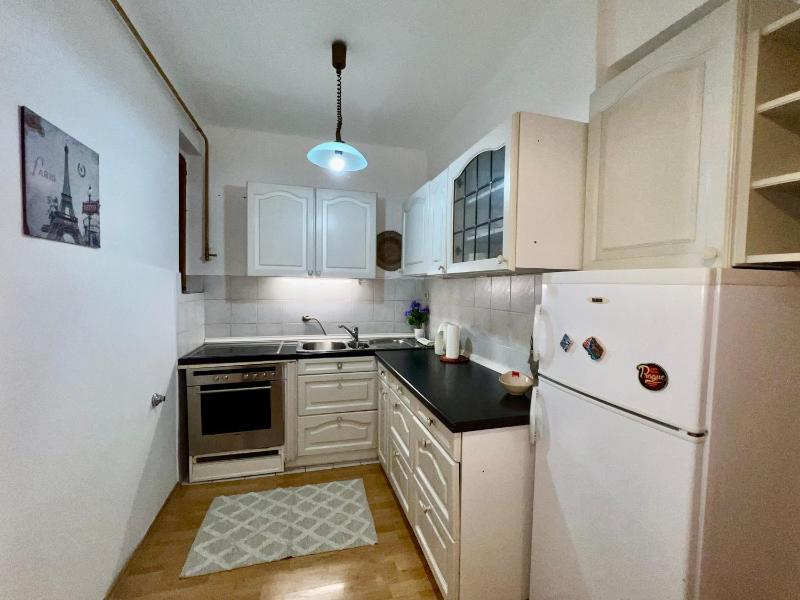 City Center One-Bedroom Loft Apartment - image 6