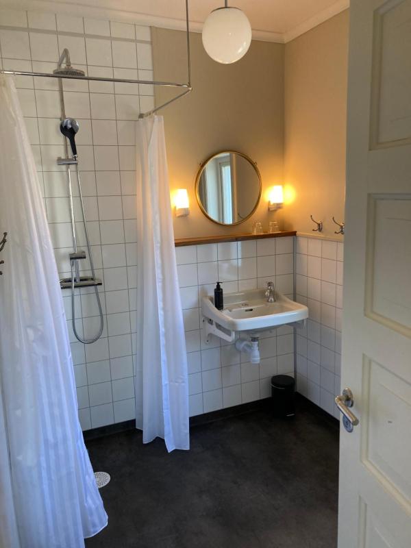 Double Room with Private Bathroom image 1