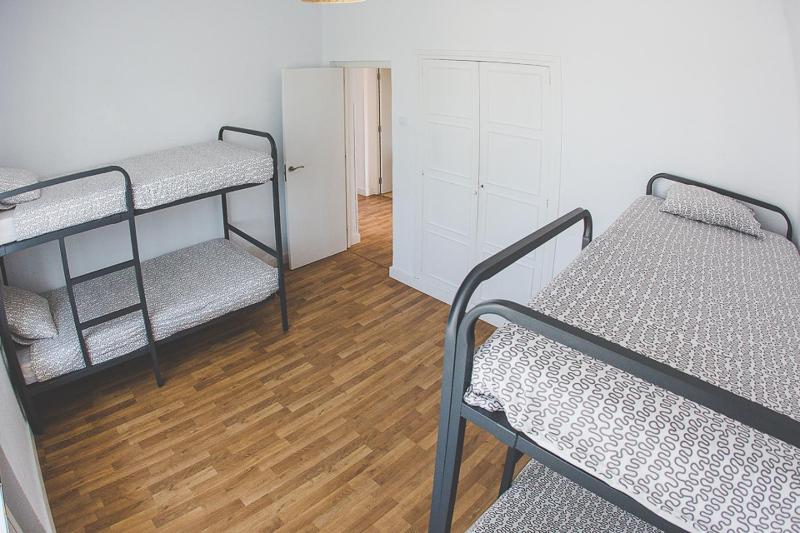 Bed in 4-Bed Mixed Dormitory Room image 3
