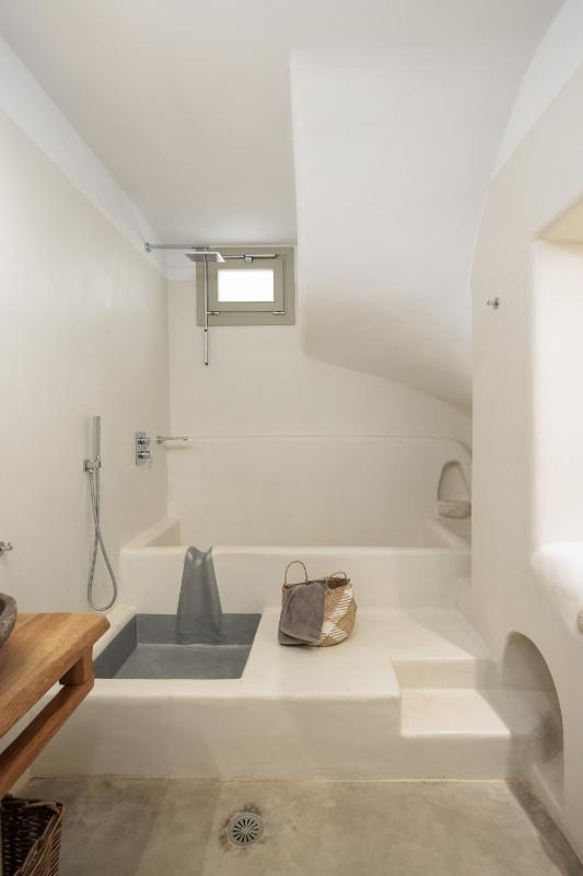 Master Suite with Panoramic View image 4