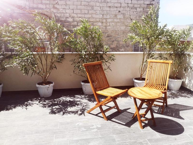 Double Room with Balcony and Sea View image 2