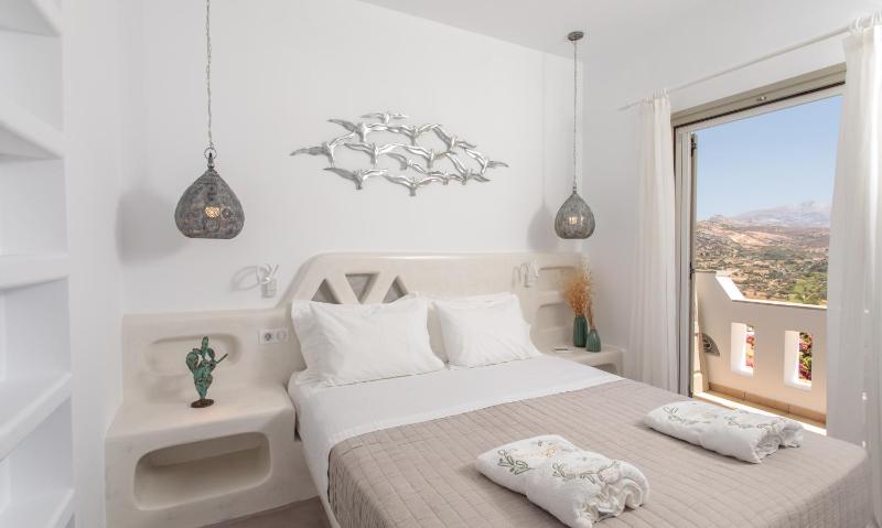Deluxe Double Room with Panoramic View image 1