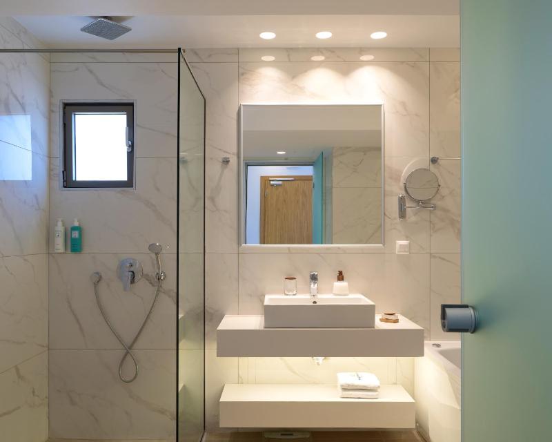 Aqua Marine Junior Suite with Sea View image 3