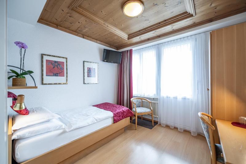 Standard Single Room image 4