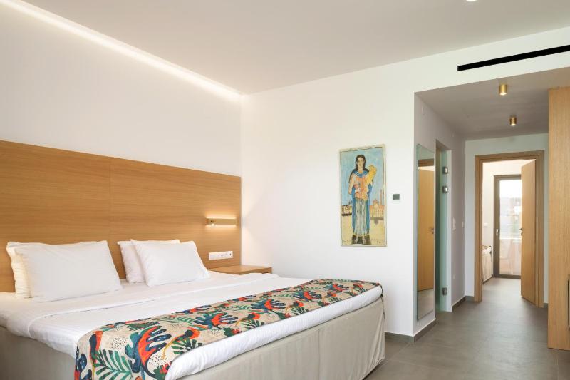 Deluxe Family Two-Bedroom image 1