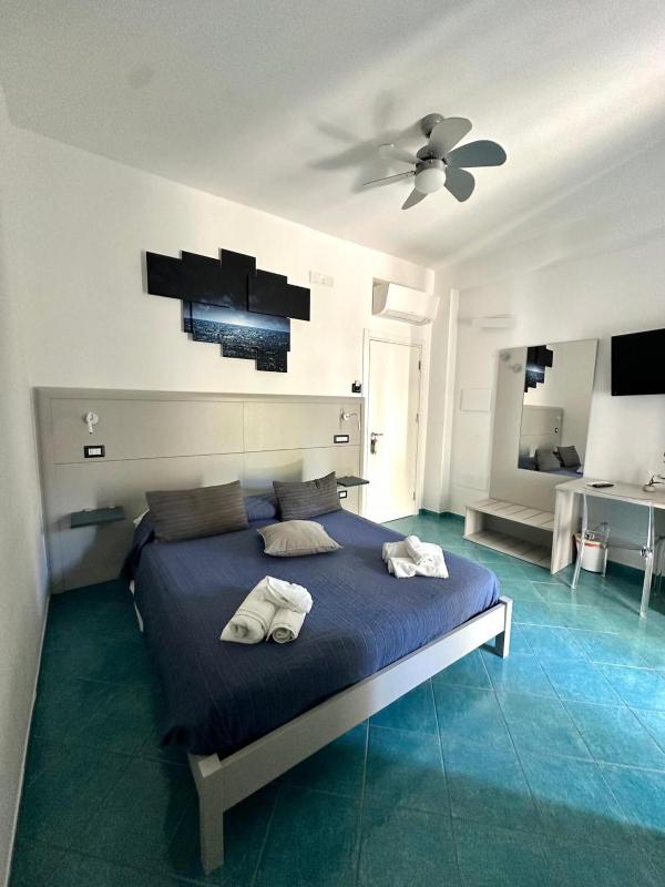 Standard Double Room image 1