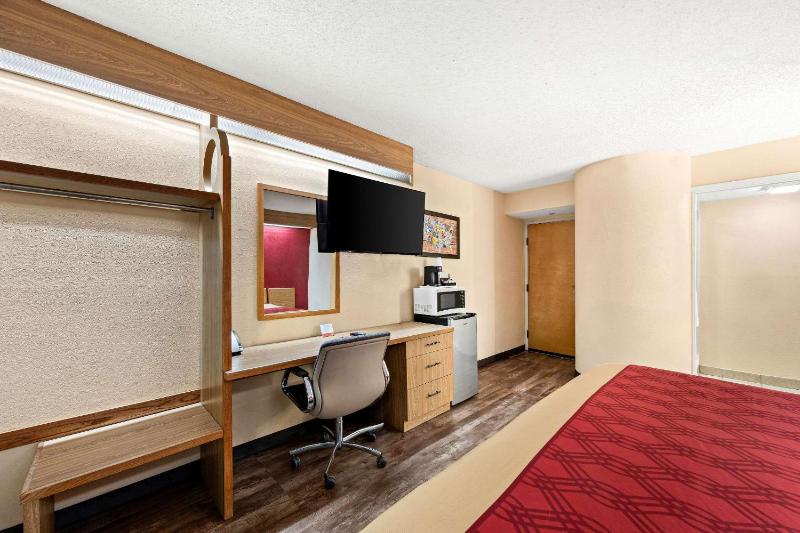 King Room image 3