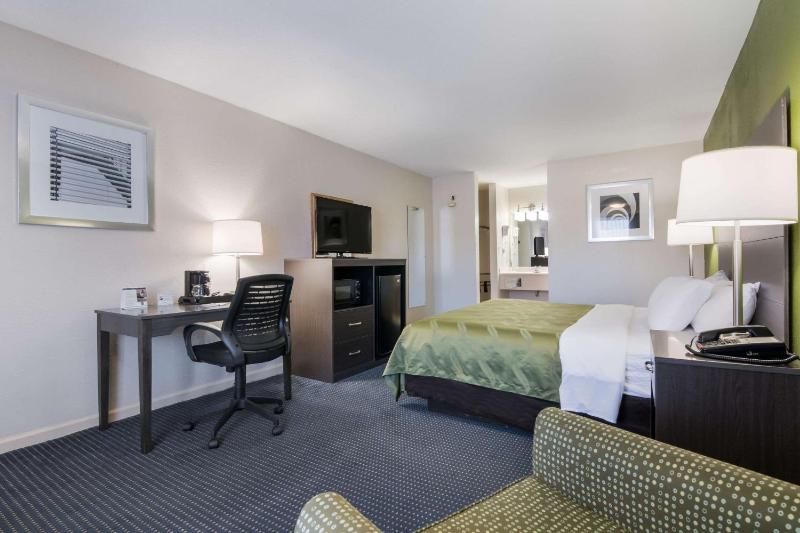King Room - Non-Smoking image 4