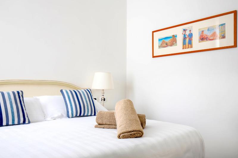 Double Room image 4