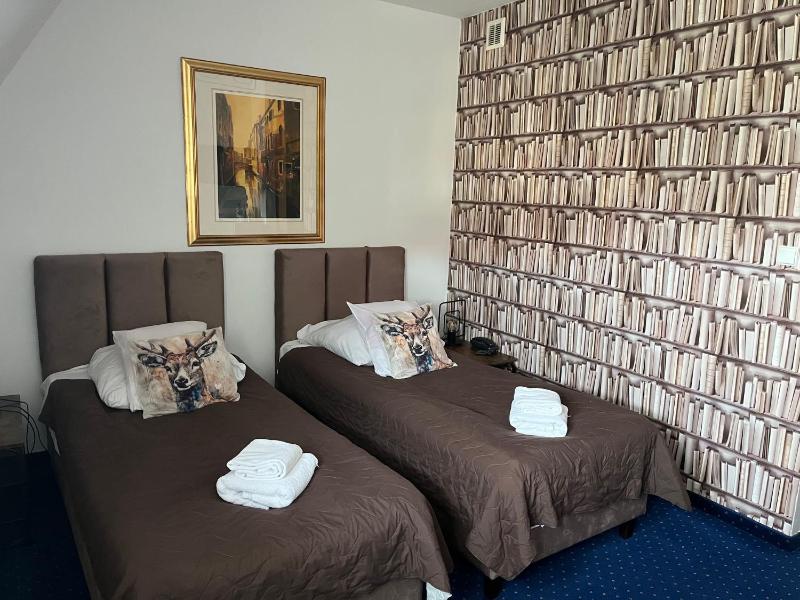 Double or Twin Room image 3