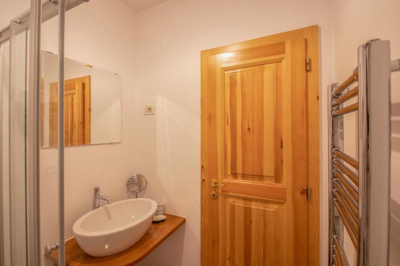 Double Room with Spa Bath image 2