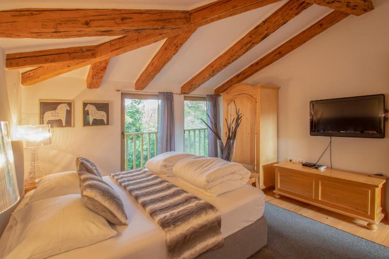 Standard Double Room with Shower image 4