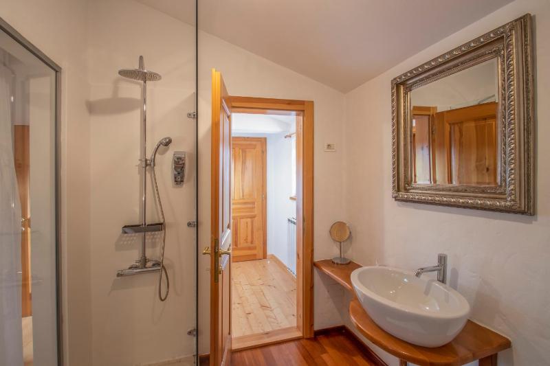 Standard Double Room with Shower image 2