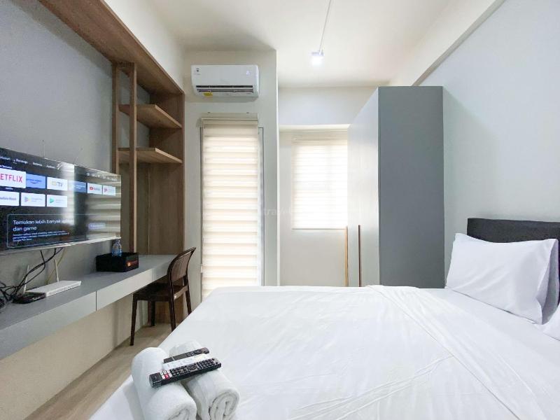 Well Studio Transpark Juanda Bekasi By Travelio - image 14