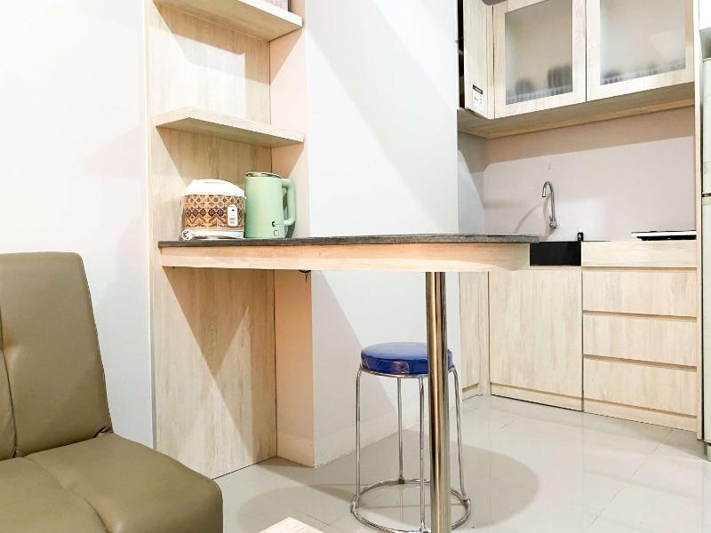 Comfort 2BR at Transpark Juanda Bekasi Timur Apartment By Travelio - image 19