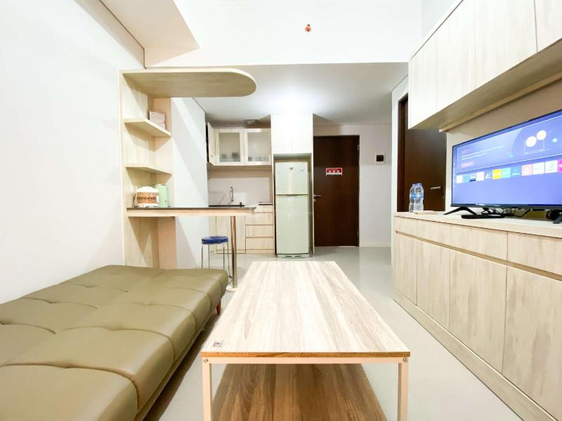 Comfort 2BR at Transpark Juanda Bekasi Timur Apartment By Travelio - image 8