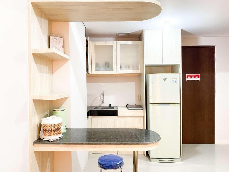 Comfort 2BR at Transpark Juanda Bekasi Timur Apartment By Travelio - image 3