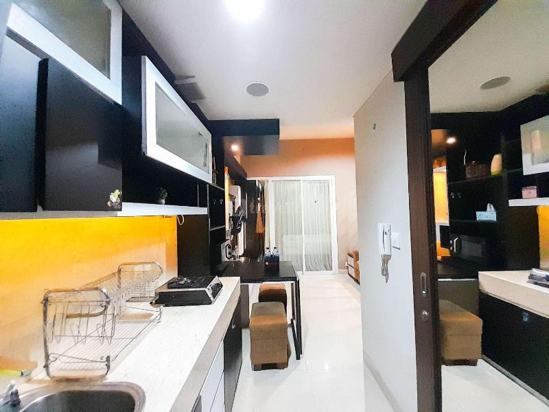 Brand New and Good Simply 1BR at Uttara The Icon Apartment By Travelio - image 3