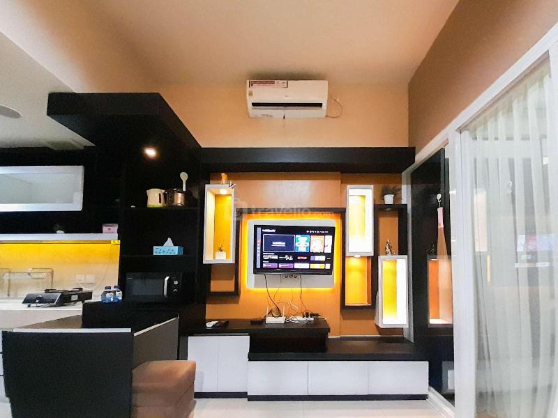 Brand New and Good Simply 1BR at Uttara The Icon Apartment By Travelio - image 12
