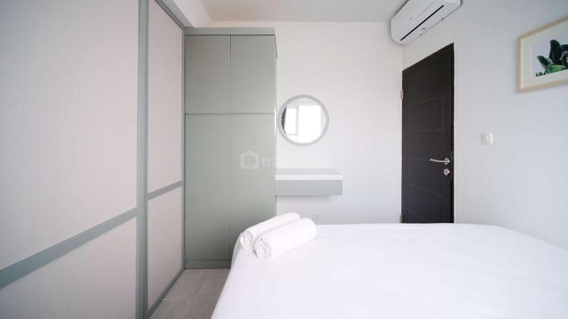 Compact and New 2BR Apartment at Suncity Residence By Travelio - image 4