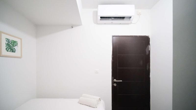Compact and New 2BR Apartment at Suncity Residence By Travelio - image 5