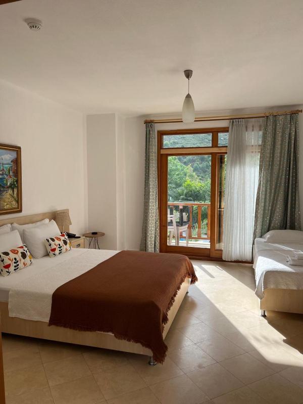 Standard Room image 4