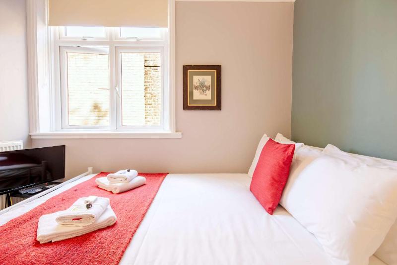 Double Room with Private Bathroom image 4