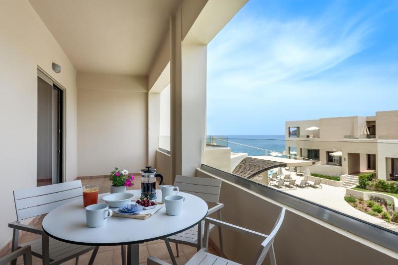 Premium One-bedroom Suite image 3