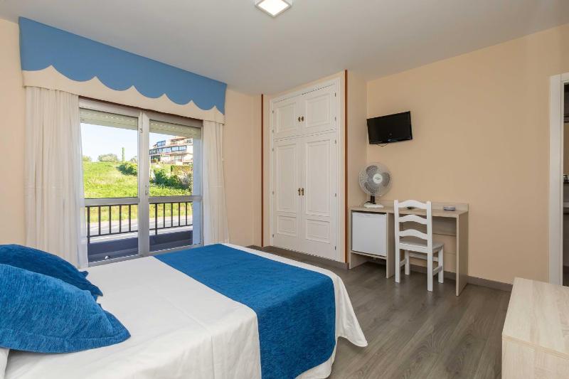 Double or Twin Room with Terrace image 1