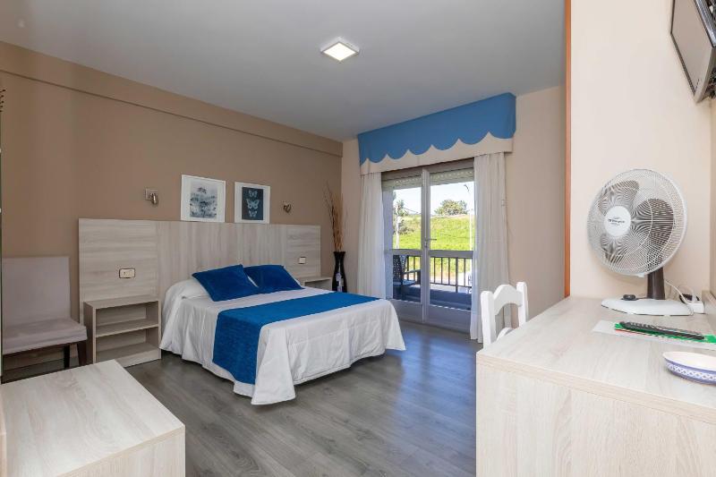 Double or Twin Room with Terrace image 3