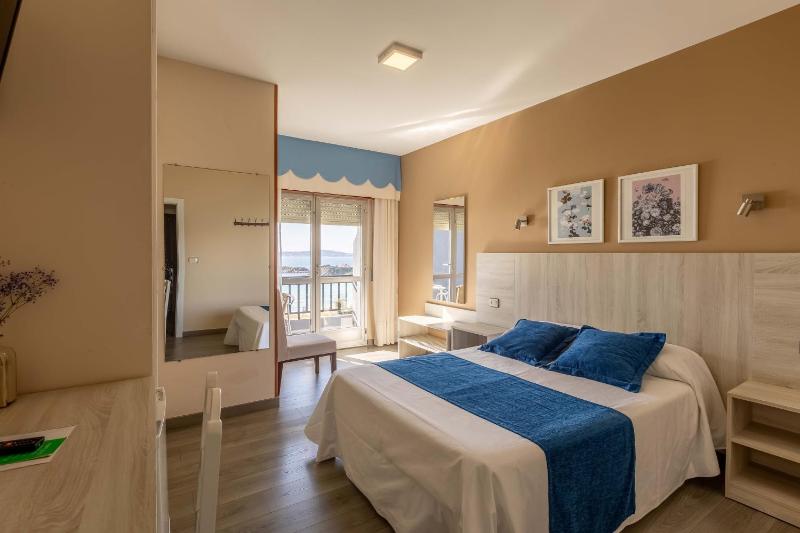 Double or Twin Room with Terrace and Sea View image 1