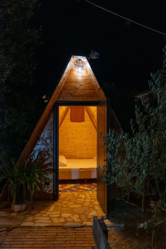 Garden Villa Lake Side & Glamping - image 11