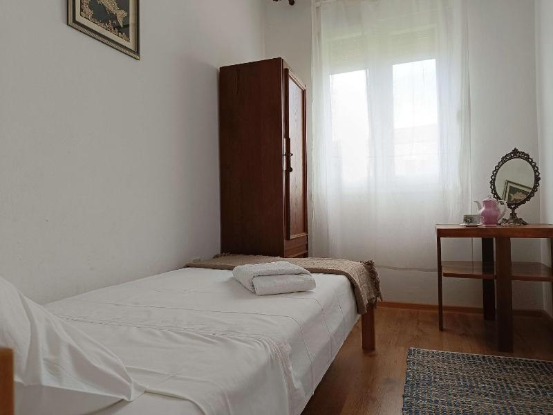 Apartments by the sea Kastel Stafilic Kastela - 22570 - image 15