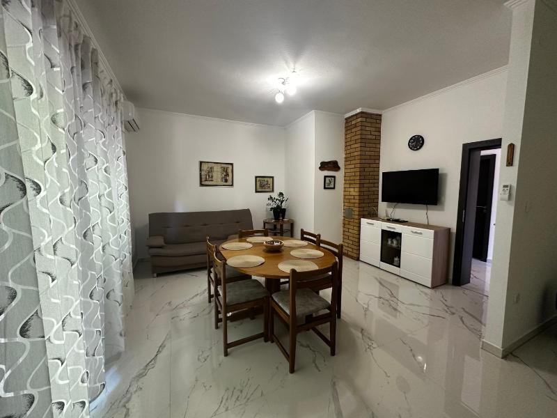 Apartments with a parking space Kastel Stafilic Kastela - 22710 - image 4