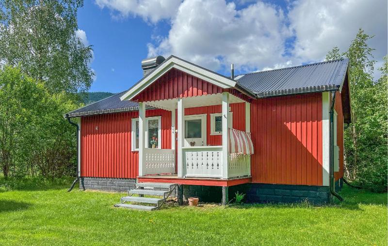 4 Bedroom Amazing Home In Sysslebäck Images