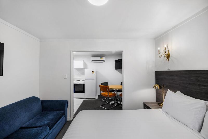 Two Bedroom Suite With a Lake And Mountain View