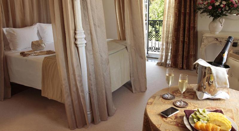 Deluxe Double Room image 4