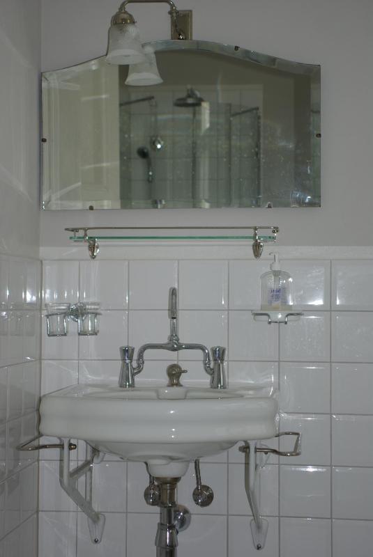 Double Room with Balcony and Lake View image 2