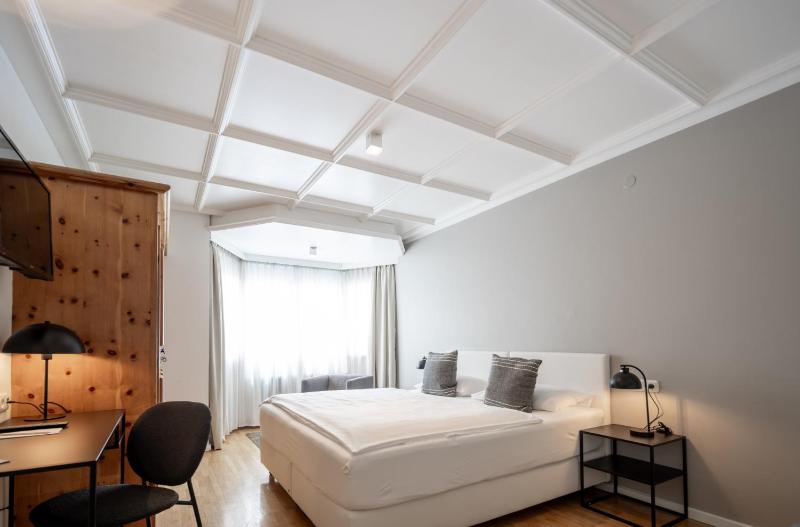 Economy Double Room image 3