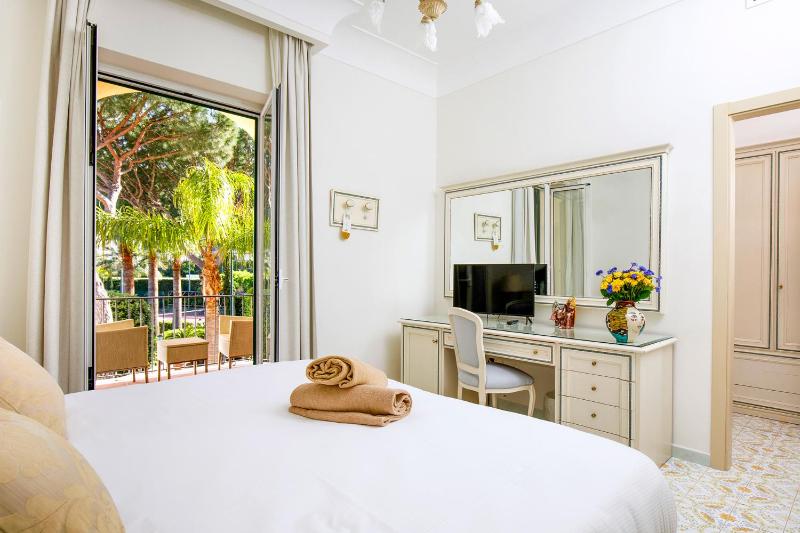 Comfort Double Room image 3