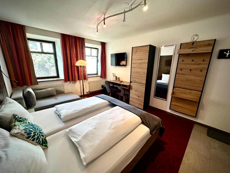 Double Room image 1